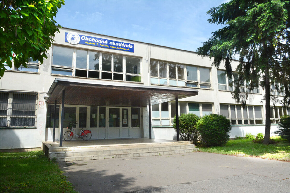 Obchodná akadémia, Polárna 1