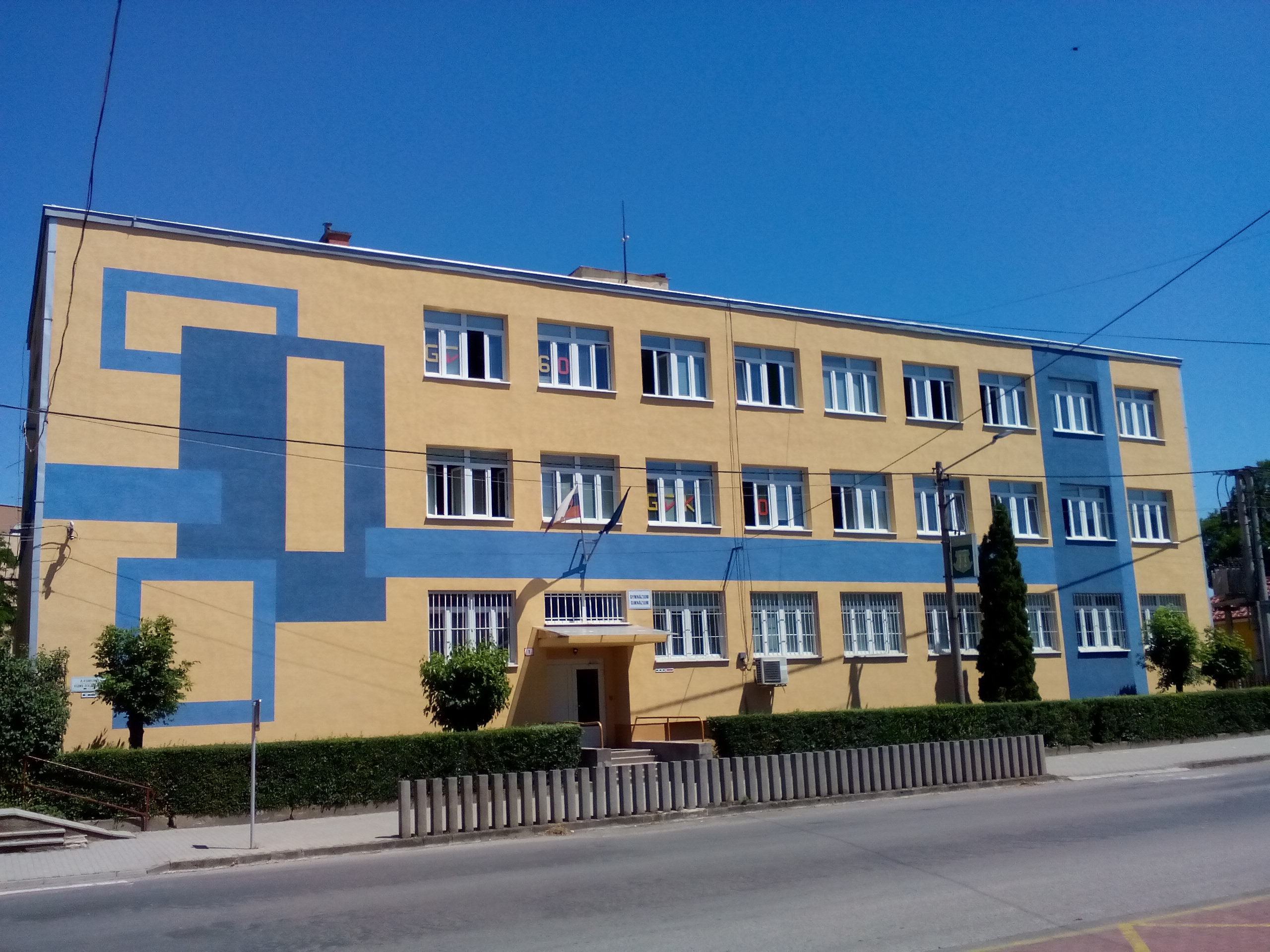 Gymnázium – Gimnázium, Zoltána Fábryho 1