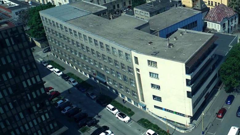 Stredná odborná škola technická a ekonomická Jozefa Szakkayho, Szakkay József Műszaki és Közgazdasági Szakközépiskola, Grešákova 1