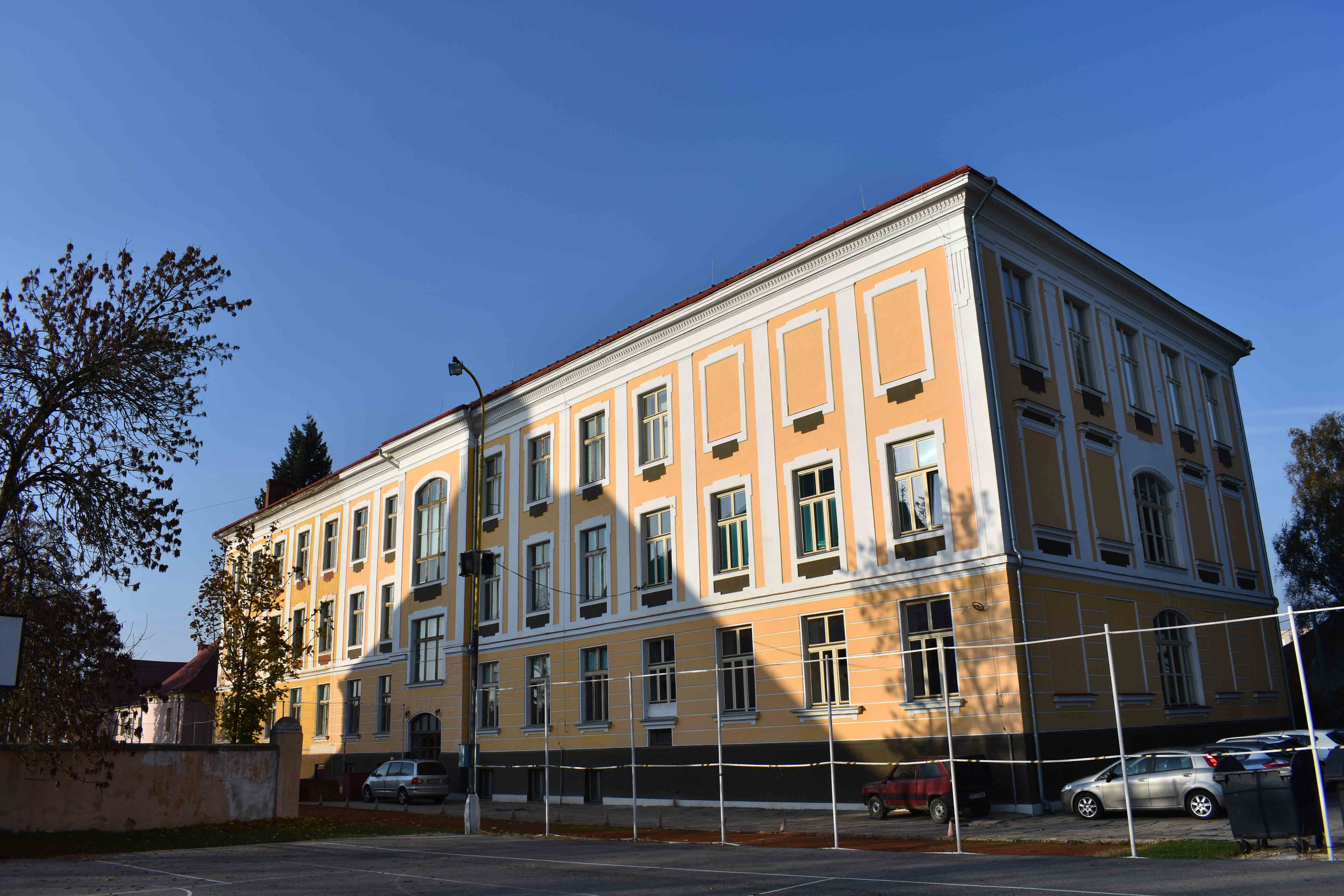 Gymnázium Pavla Jozefa Šafárika Pavol Jozef Šafárik Gimnázium, Akademika Hronca 1