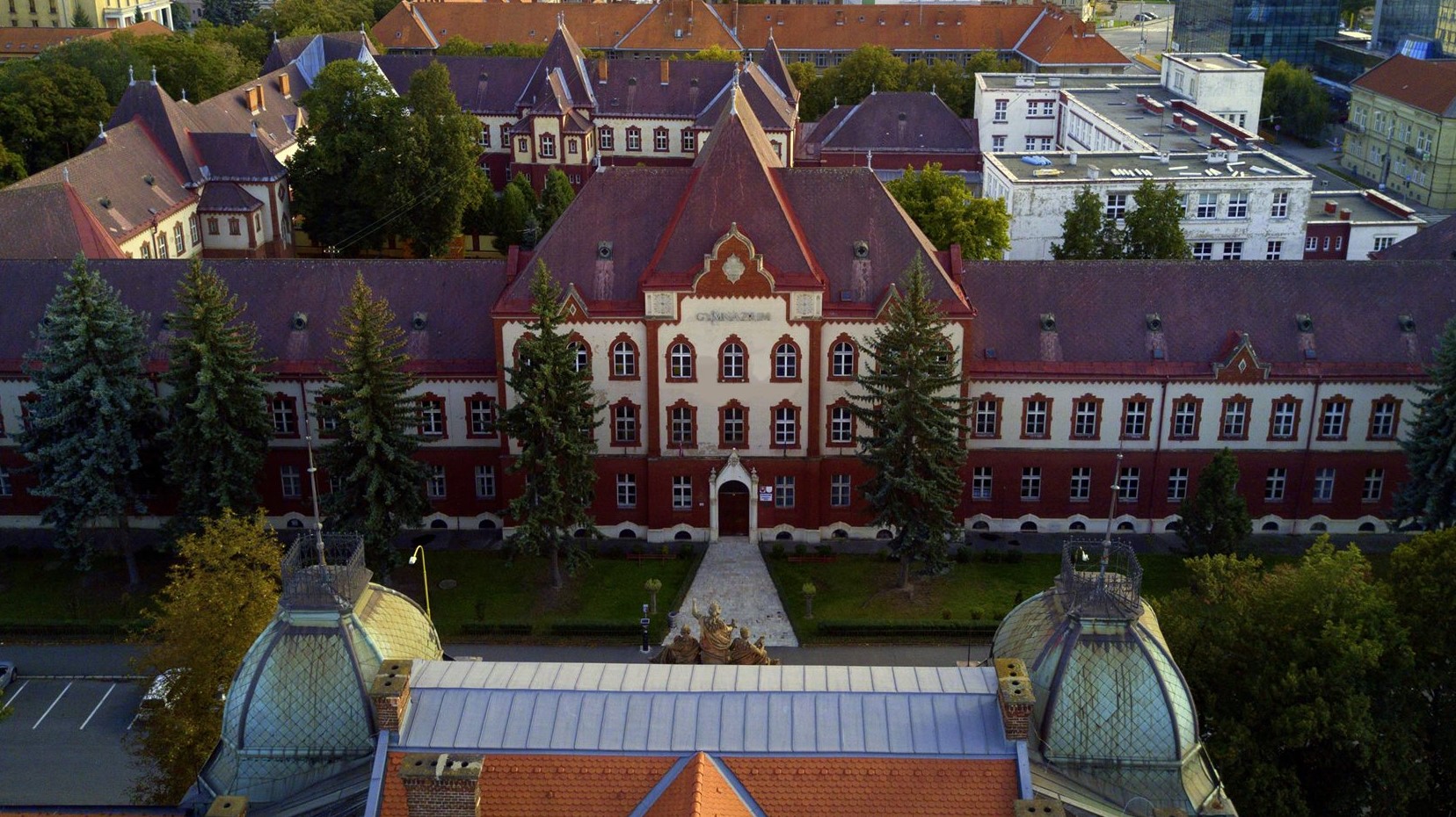 Gymnázium, Šrobárova 1