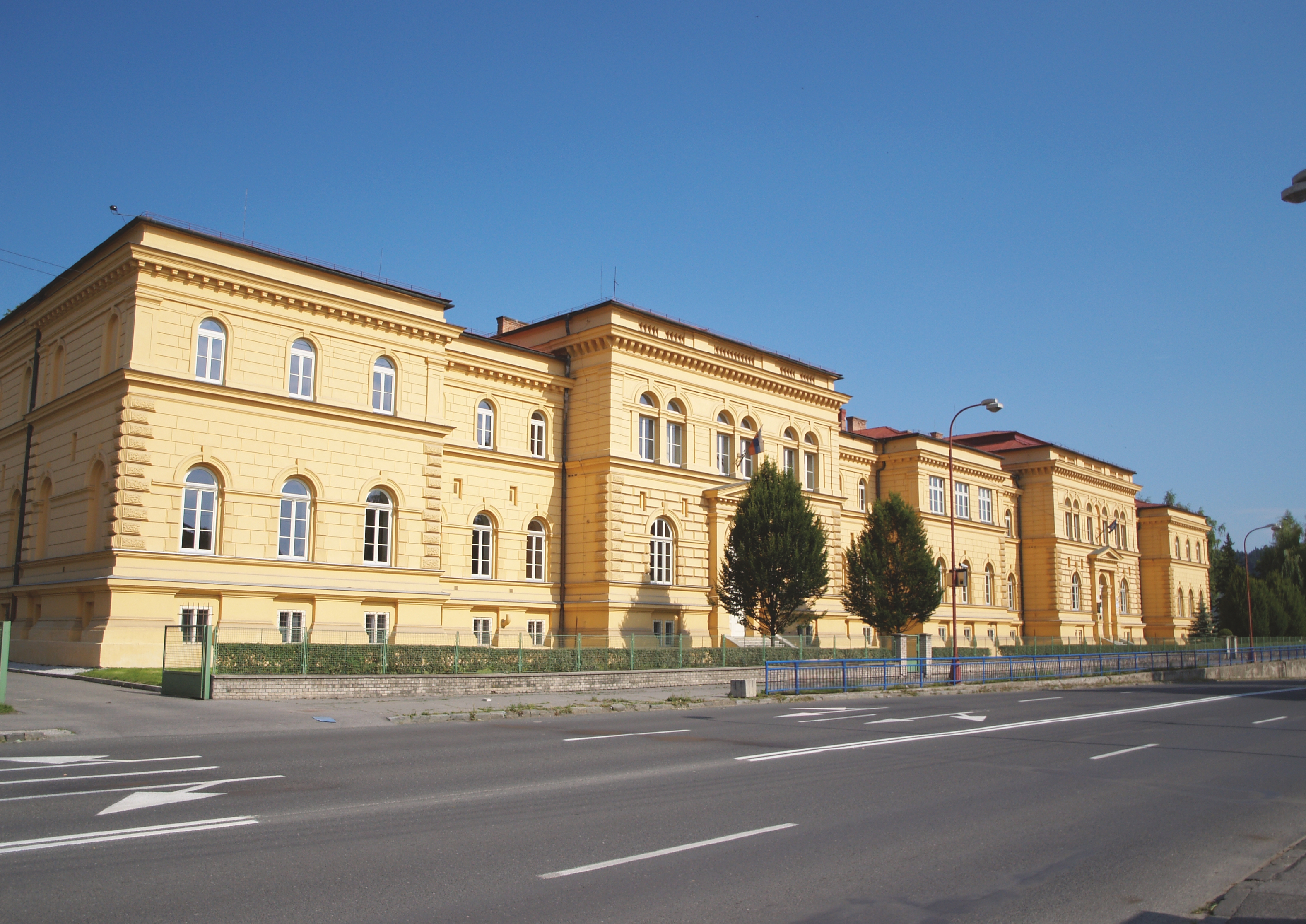 Gymnázium, Školská 7