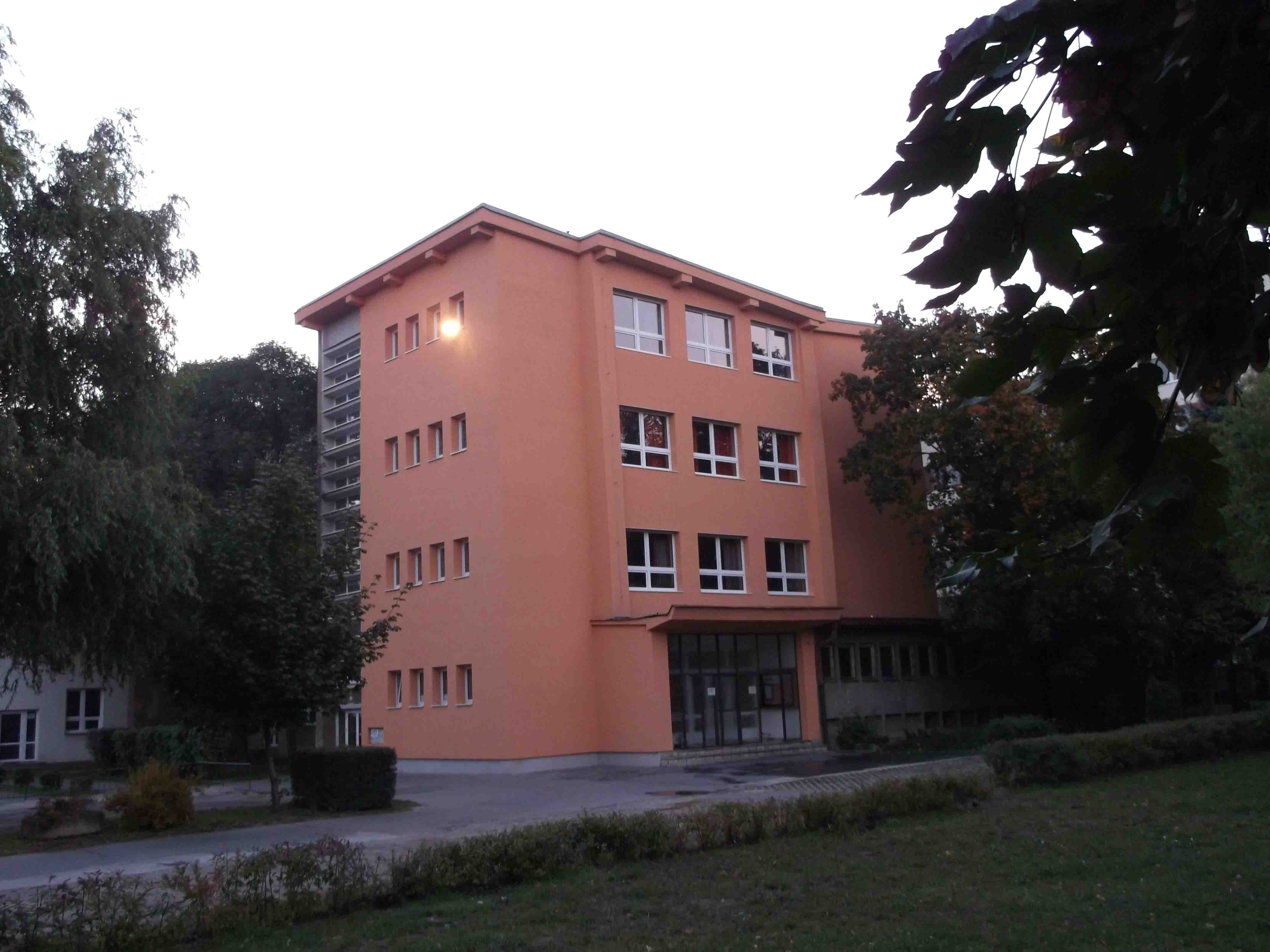 Stredná odborná škola obchodu a služieb Jána Bocatia, Bocatiova 1