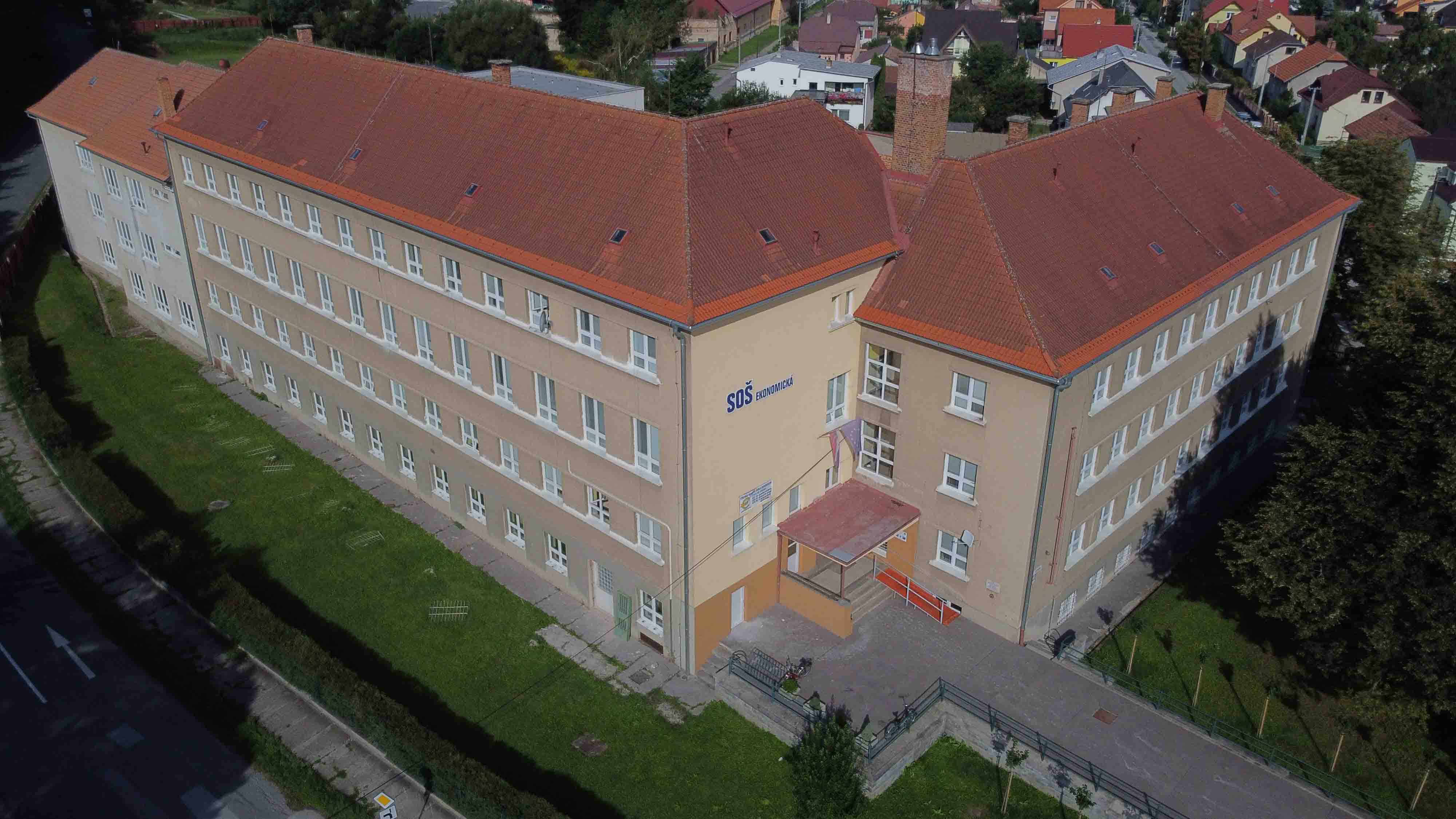 Stredná odborná škola ekonomická, Stojan 1
