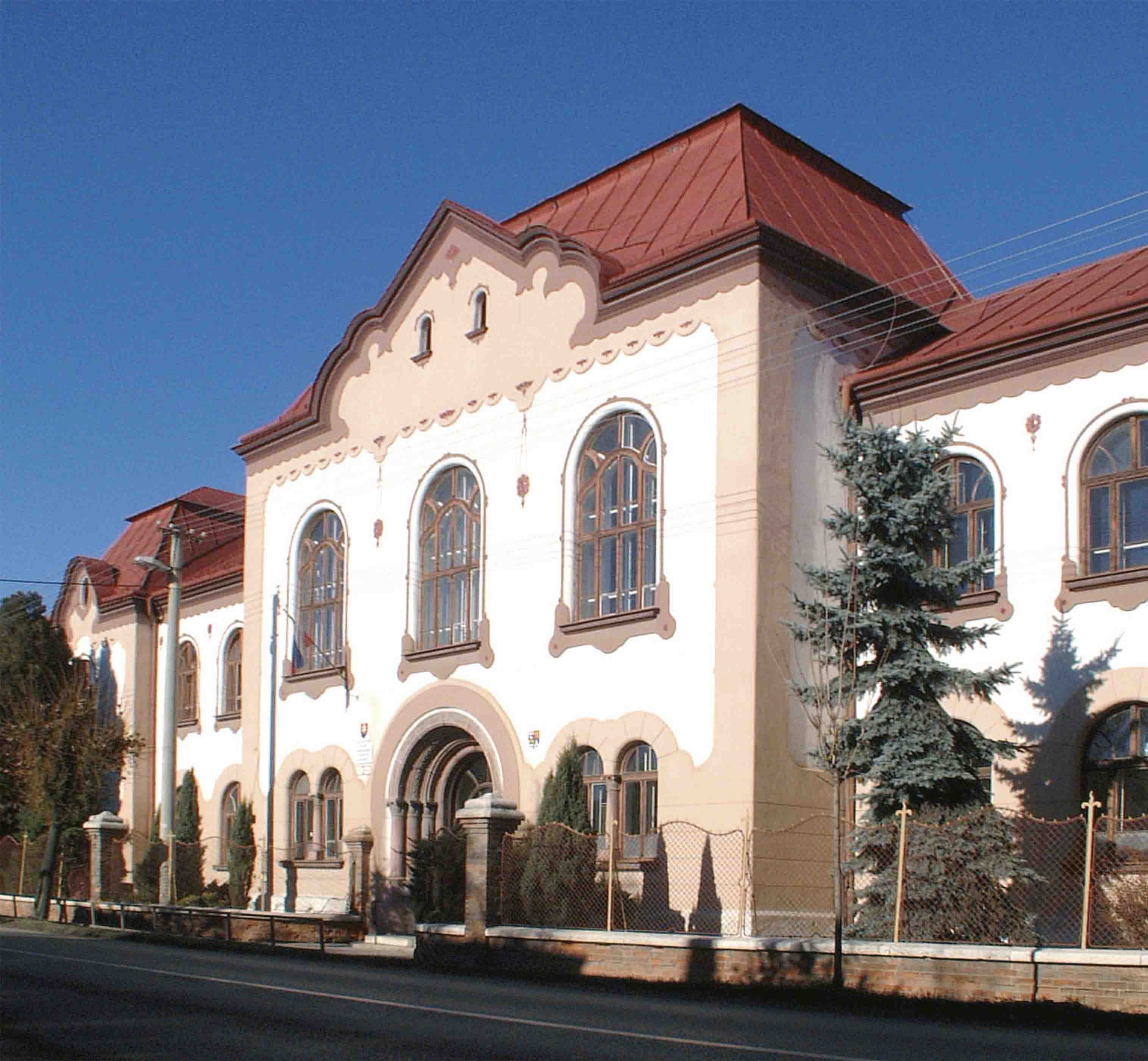 Stredná priemyselná škola technická, Hviezdoslavova 6