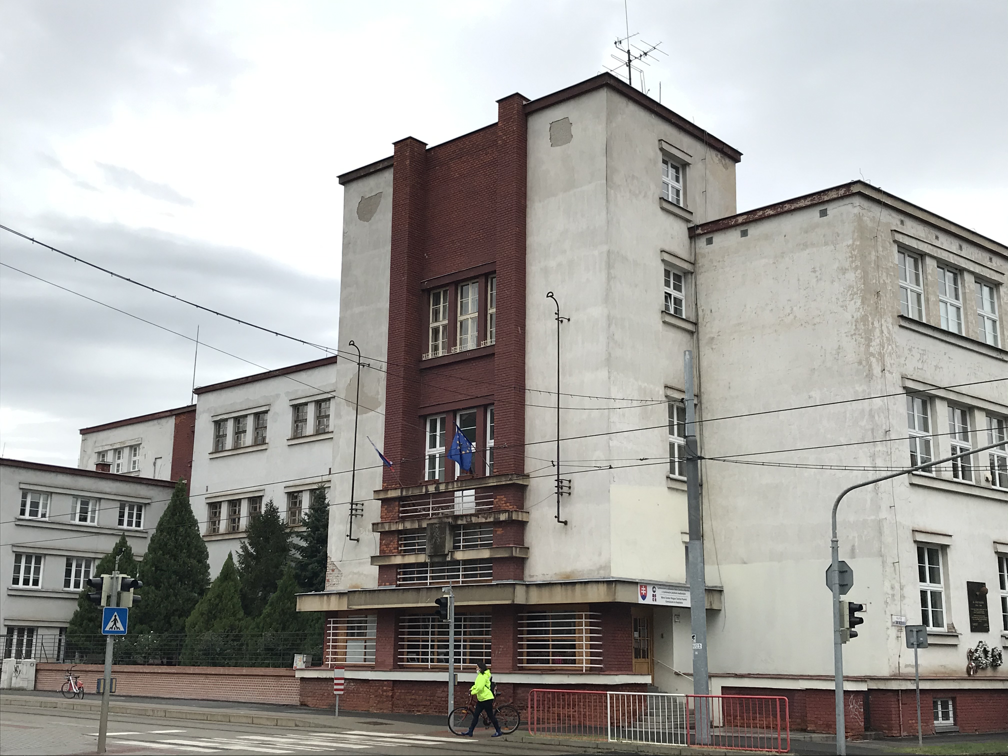 Gymnázium a základná škola Sándora Máraiho s vyučovacím jazykom maďarským – Márai Sándor Magyar Tanítási Nyelvű Gimnázium és Alapiskola, Kuzmányho 6